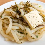 さっと一品作りたいときに大活躍しそう!塩昆布などを使った、お手軽「うどん」レシピ!