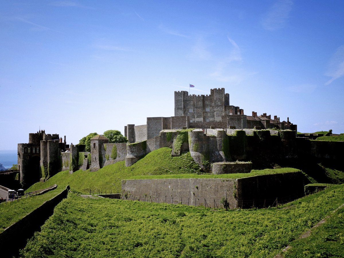 EnglishHeritage's tweet photo. To 'summit' up, Dover Castle is nothing short of a spectacle! π Wander over for beautiful views across the English Channel!
πDover Castle, Kent https://t.co/89apZAH0i1
