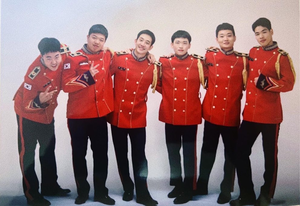 PromoteTheRose's tweet photo. #RedRoseDojoonIsBack #WELCOMEBACK_DOJOON https://t.co/0bMQFjBkY6