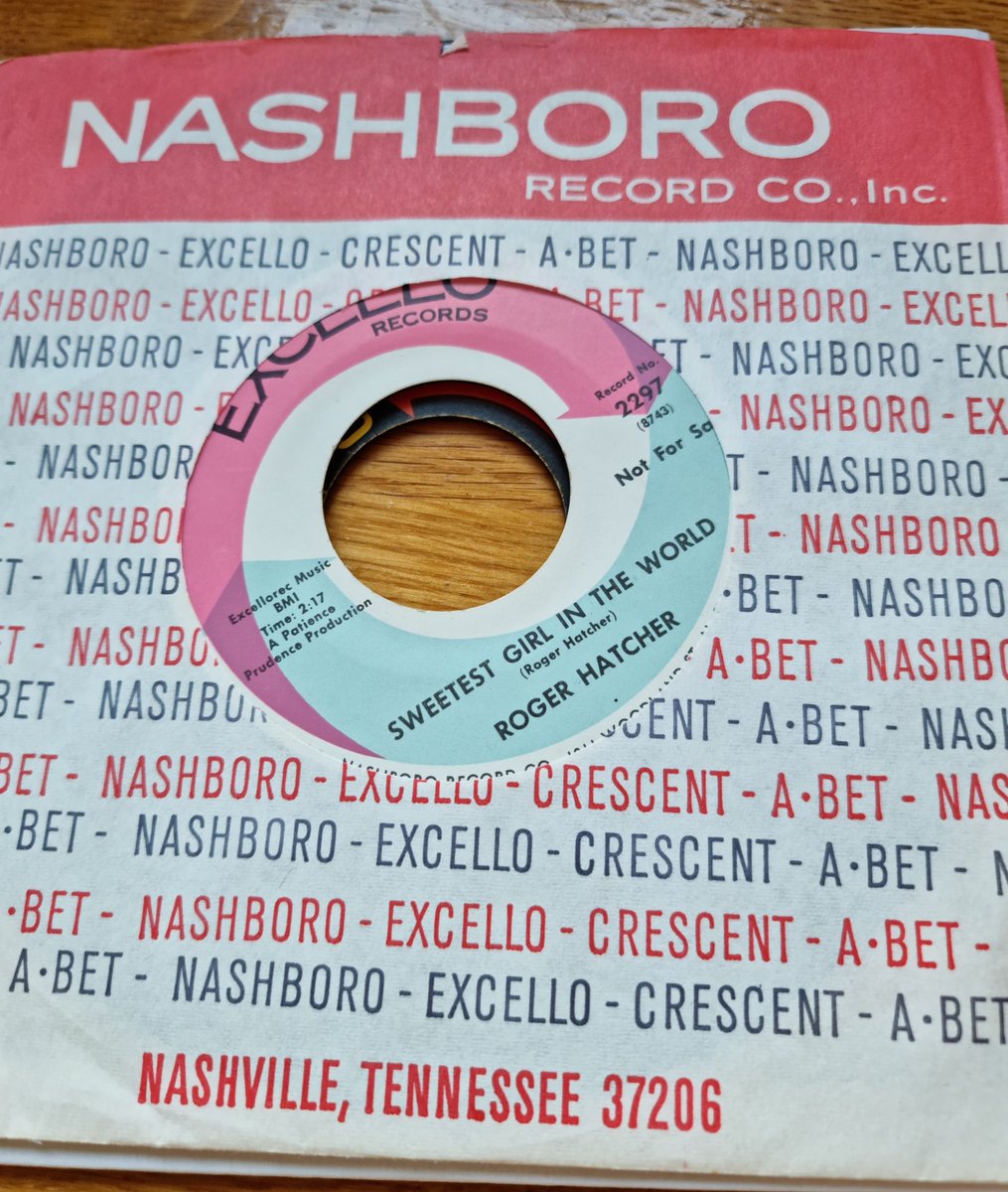 ScottyFmWashy's tweet photo. Putting a few things back on the shelves after the recent all-dayer whilst our lass is out
#PumpUpTheVolume #NorthernSoul #KitchenBoogie #tuesdayvibe
https://t.co/J8KbfZgJk6 https://t.co/IjjXIc0ZXW