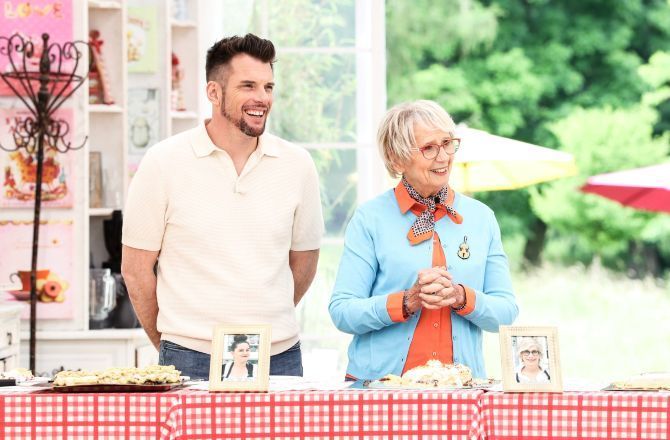 Tele7jours's tweet photo. Le Meilleur Pâtissier Célébrités (Gulli) : quelles nouveautés pour la nouvelle formule ? https://t.co/bufKFYi6TZ https://t.co/hDjKcrF16N