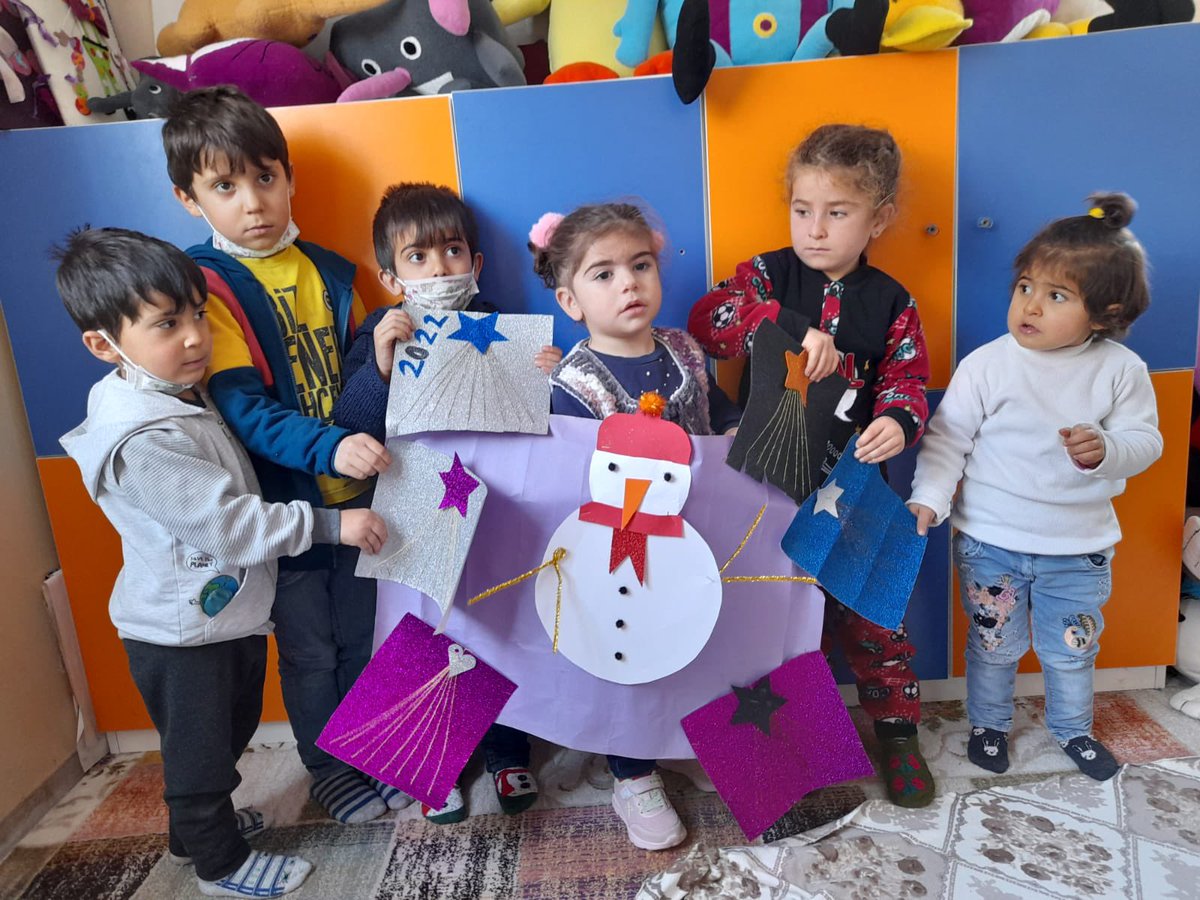 EdremitAdem's tweet photo. @AileSabaniye Kreş kursumuzun minik öğrencilerinden kış etkinliği çalışması ☃️❄️

@tcailesosyal @deryayanikashb @tcvanedremit https://t.co/gpbKMqc27u