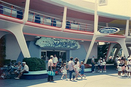 January 5, 
1998 The attraction "Delta Dreamflight" located in Tomorrowland closed. It was replaced by Buzz Lightyear Space Ranger Spin.