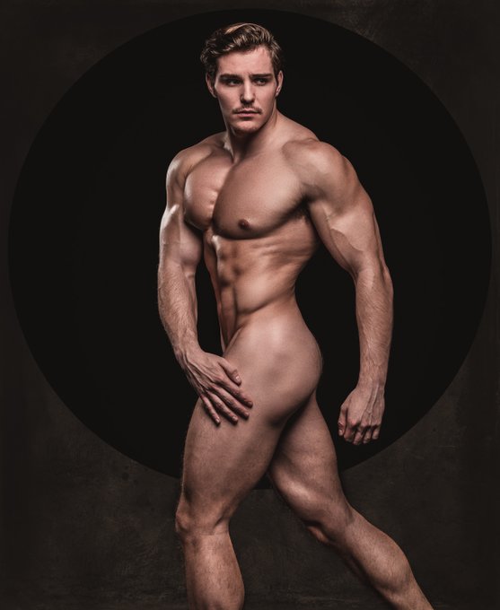 A Step in the Right Direction @orionselegance by @PaulJamnicky ?
https://t.co/GiK6hulLCm
.
.
@SpectacularBody