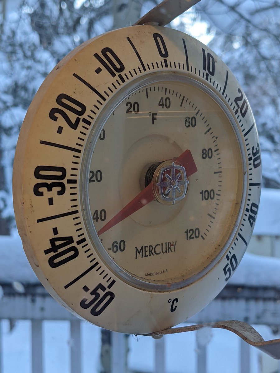 K04PB2B's tweet photo. Outside thermometer is a bit crooked, but I am not stepping out of the house to fix it. https://t.co/V5RGcThI4d