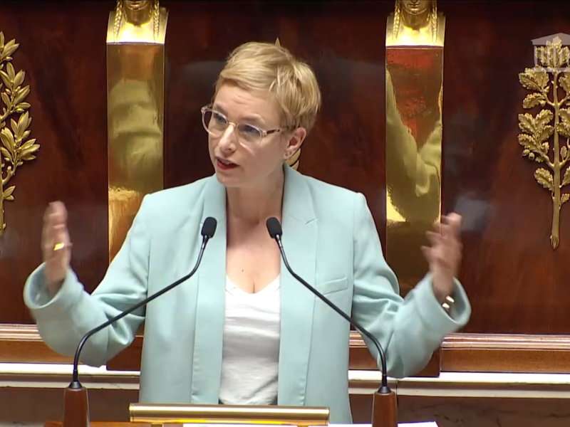 Le_NouvelObs's tweet photo. Violences faites aux femmes : Clémentine Autain étrille un député, sans le nommer https://t.co/70G0Pu1pun https://t.co/YkdaJknNg4