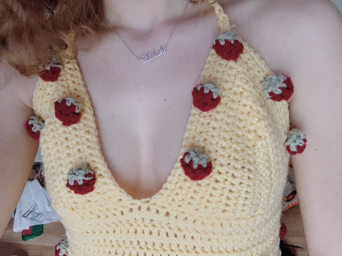 Manifesting a home for this cute strawberry bralette🥺🍓💛

The back is adjustable so it can fit more sizes!✨🧚‍♀️

RTs appreciated😭💛 Link below🍓