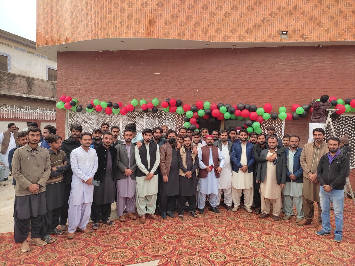 KaleriKamran114's tweet photo. Another achievement by Sindh government. Inauguration ceremony held at Tandojam under the supervision of MPA PS63 @sharjeelinam
#BenazirLibrary
#KhidmatMenSubseAagySindh
@BakhtawarBZ 
@AseefaBZ 
@BBhuttoZardari 
@rawalsharjeel 
@SyedNasirHShah
@AqrabaFatima https://t.co/bq4hOXp7rT