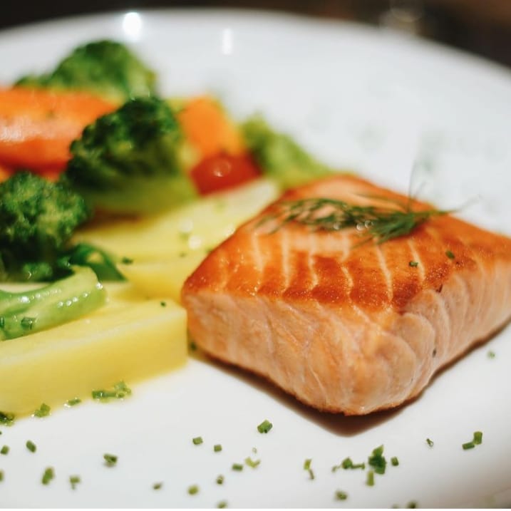 Grilled salmon &amp; vegetables yummy 👌🍽😍  @casariasp  Rua Hoddock Lobo 1077, São paulo, Brazil  #foodtime #food #travel #travelgram #traveling #brazil #tour #tourist #exploremore #AdventureTime #vacationmode