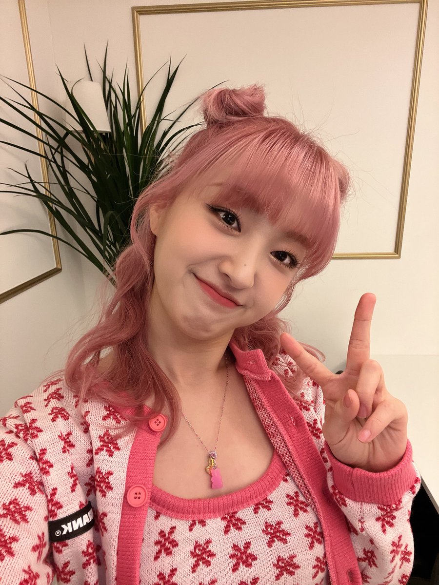I_AM_A_DORA's tweet photo. 여러분 도라깨비의 문나잇 나들이 잘 보셨나용..?! 저의 첫...! 라디오였는데 어찌나 긴장이 되던지....🥺 별님이 너무 편안하고 재밌게 잘 이끌어주셔서 시간 가는 줄 모르고 즐겁게 하고 온 것 같아요! 문며들고 츠며드는 시간이었습니당☺️ 모두들 문나잇!🌙💤😴😪 https://t.co/FSnGMlfmrO