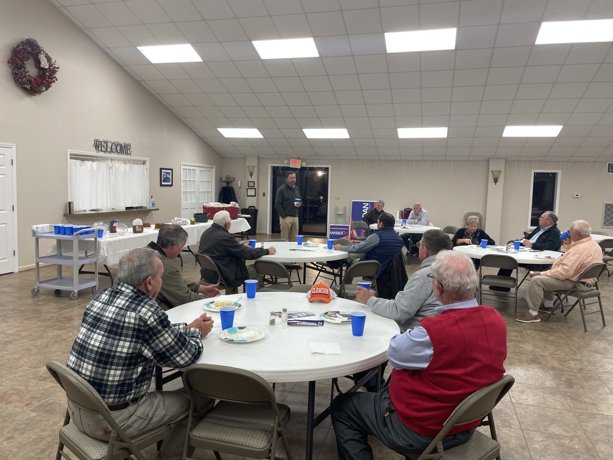 Appreciate the folks who made it out to Hebron Baptist Church in Friendfield last night and the discussion of agribusiness and its vital role in our district.

I’d love to hear more from you at Monday's town hall: 
facebook.com/events/1744809…