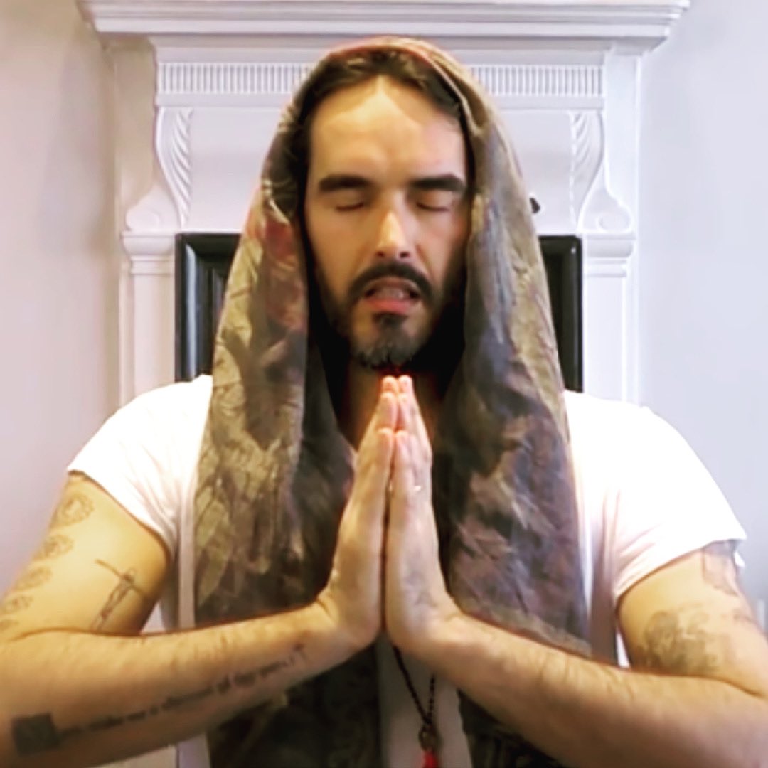 Today’s #AboveTheNoise meditation focuses on opening up to new perspectives. That means creating a space for change. We often remain stuck in our ways, thought patterns and comforts - this can prevent us from experiencing new ideas, creativity and even new relationships.