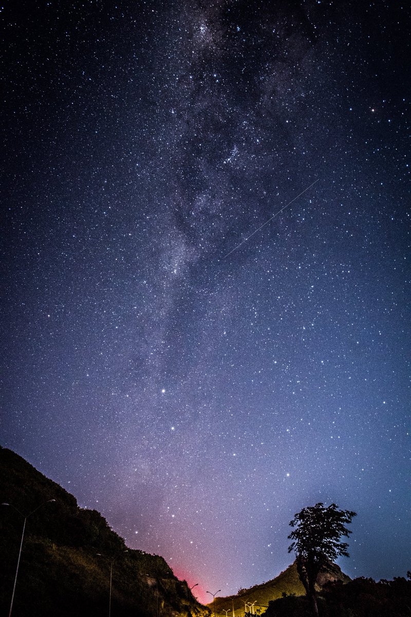nirvanpagooah's tweet photo. Chasing the stars - #Mauritius skies ☄ https://t.co/poOOgEyGiW
