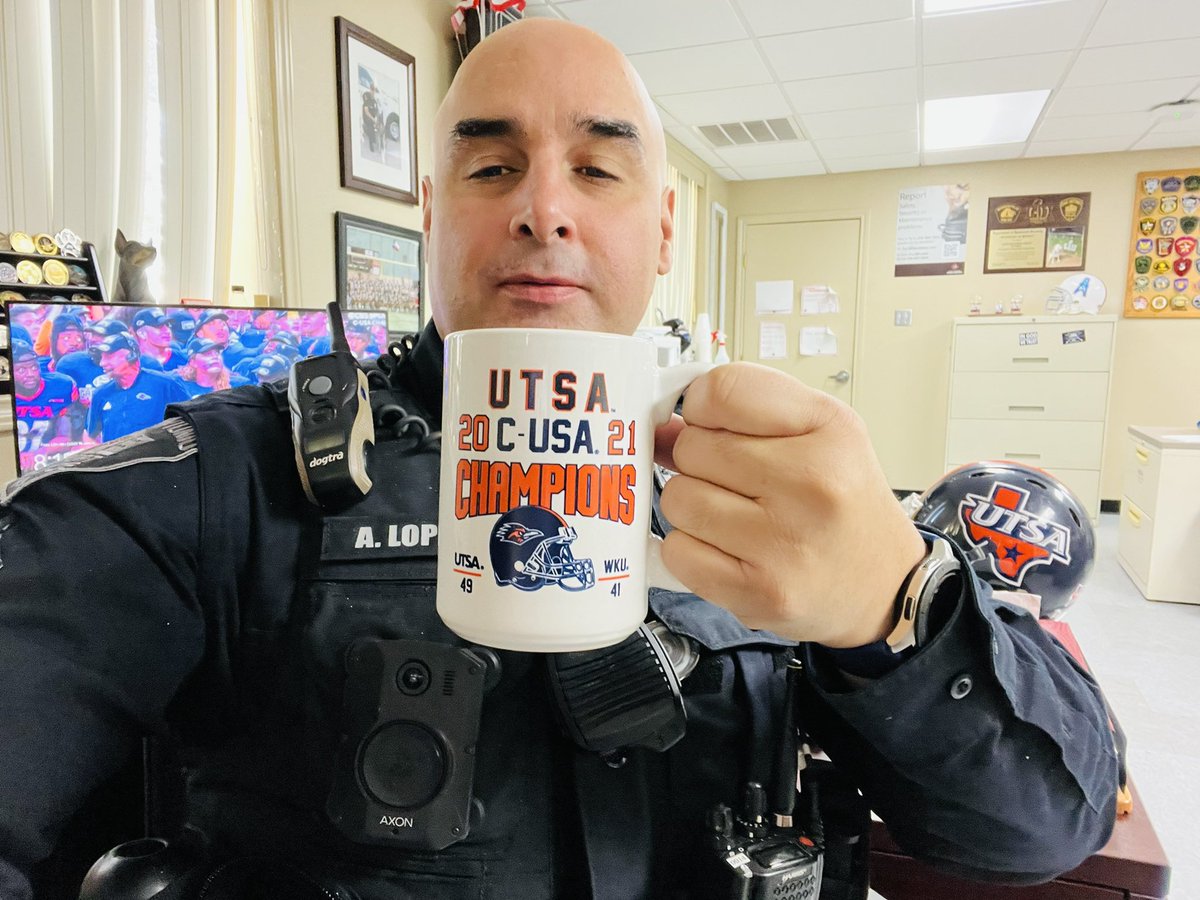 How I sip my coffee now…..and forever 👀
#birdsup #cusachamps