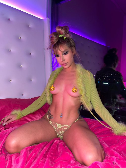 Get this uncensored FOR FREE + 100s more @ https://t.co/NYTxTDPUrw https://t.co/y5uYcSgm4g<a href="/tag/cincodemayo"class="tags"><span>#cincodemayo</span></a>