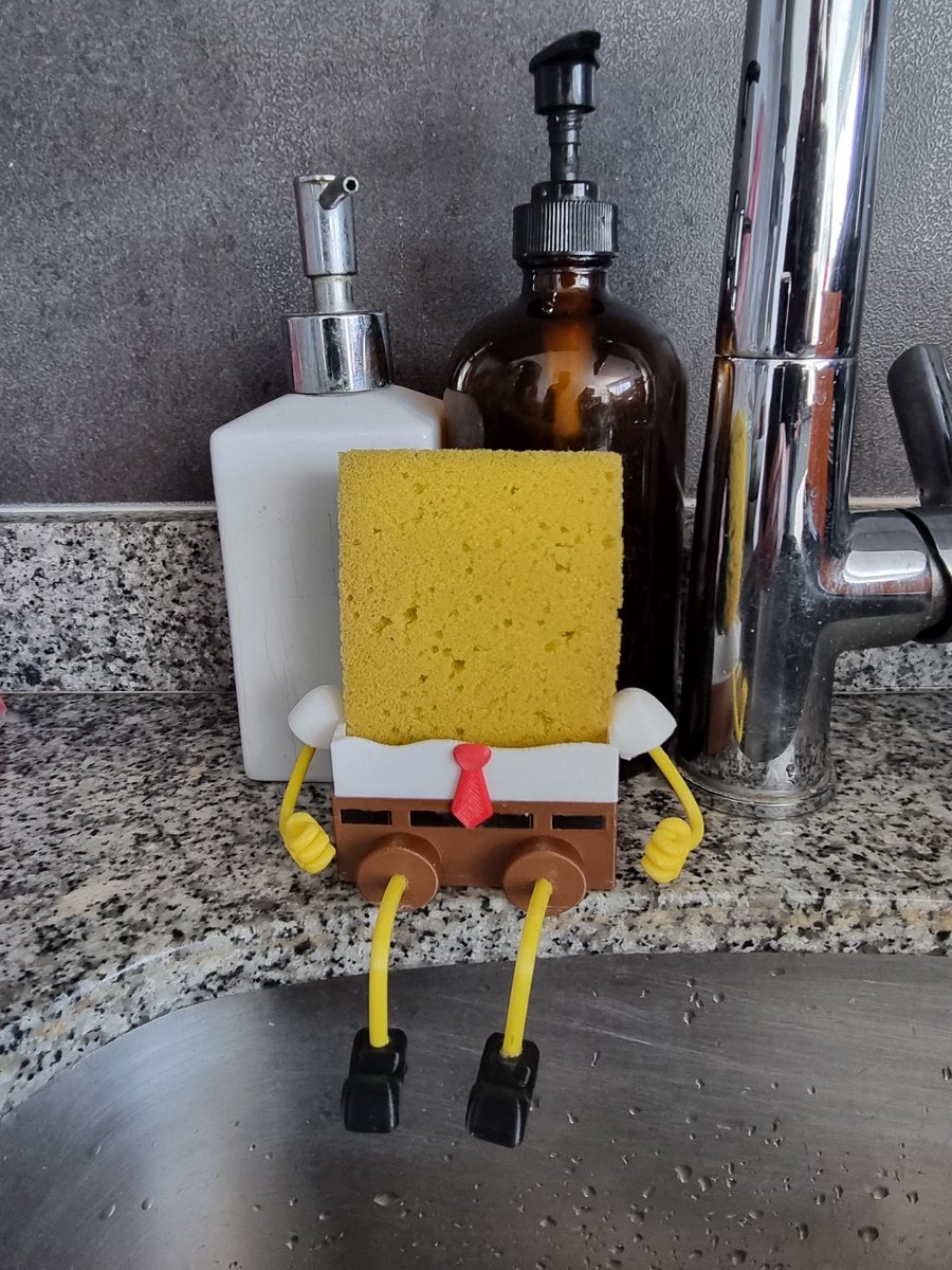 - Yo: Ya no voy a gastar mi dinero en tonterías.

- El Bob Esponja: ¿Ah, no?