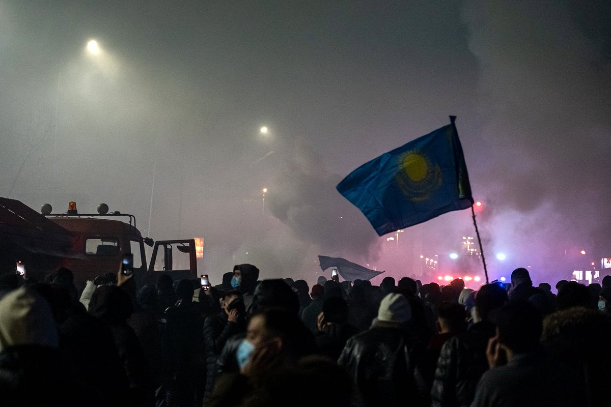 ladeegcake's tweet image. Protests in Kazakhstan, a thread 🇰🇿
Sources: @mediazona_ca, @eurasianet (more links in the end of the thread)