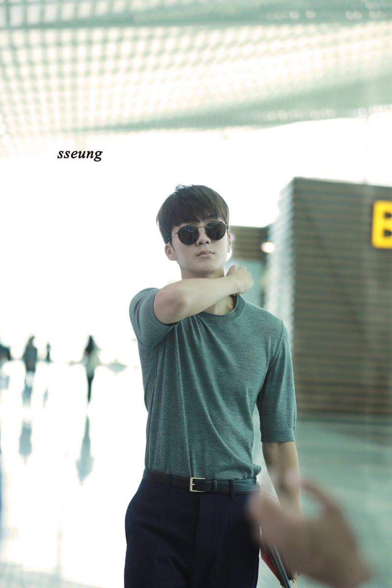 #HOONY #이승훈 #WINNER #위너 <a href="/yginnercircle/">OFFICIAL INNER CIRCLE</a> <a href="/yg_winnercity/">WINNER</a> <a href="/official_hoony_/">official_hoony_</a> 위너 이승훈