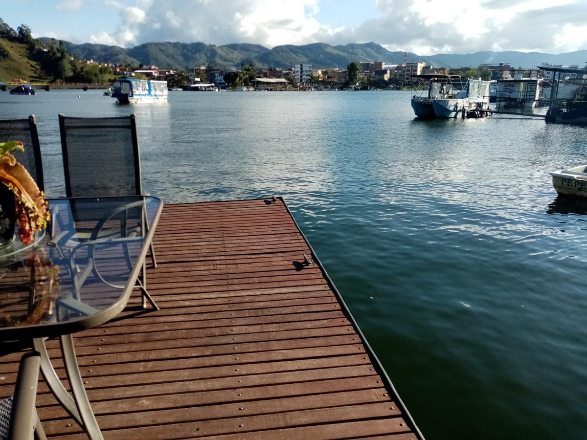 veroca09's tweet photo. Se alquilan apartamento en guatape 😍 uno en el malecón y otro al lado de la represa  info: 3003008901 https://t.co/RFn0ykPLdY