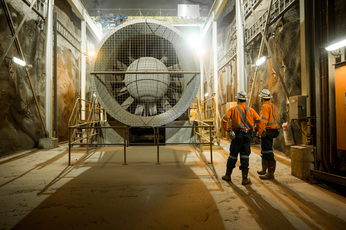 im_mining's tweet photo. Following a 2020 install of two large #ventilation fans at the @OZMinerals #ProminentHill #copper-#gold mine in South Australia, #Zitron has a new contract for two more fans at the mine to be installed by end-2022, as the #WiraShaft expansion gathers pace https://t.co/8umzPVVafc https://t.co/DolxYU2GRU