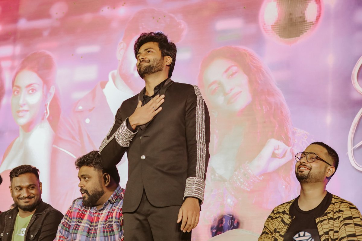i_amak's tweet photo. It was a Surreal moment, Could still hear those voices. Truly a radical love 🤍

#எல்லா புகழும் இறைவனுக்கே #blessed #peopleslove🤍😇🙏🏻 https://t.co/1v46yB4hV3