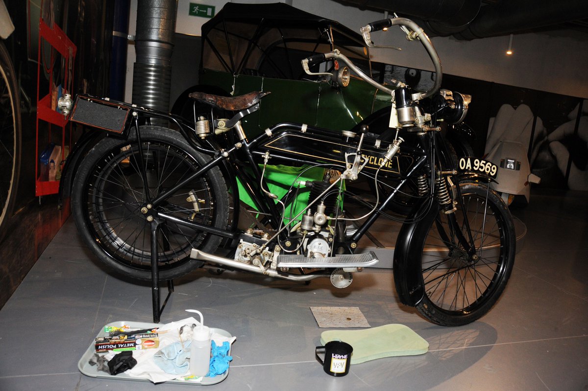 Birmingham Museum and Art Gallery tweet media