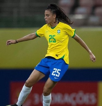 CanalCotia's tweet photo. A PROMISSORA LAUREN!

Revelada pelo São Paulo, a zagueira Lauren, de 19 anos fez uma ótima temporada. É impressionante o quão dominante é pelo alto e a quantidade absurda de duelos ganhos por jogo. 

Agora em vídeo, a reta final do ano da zagueira.

Vídeo: https://t.co/x2dAV03fRK https://t.co/lirmwYoB8n