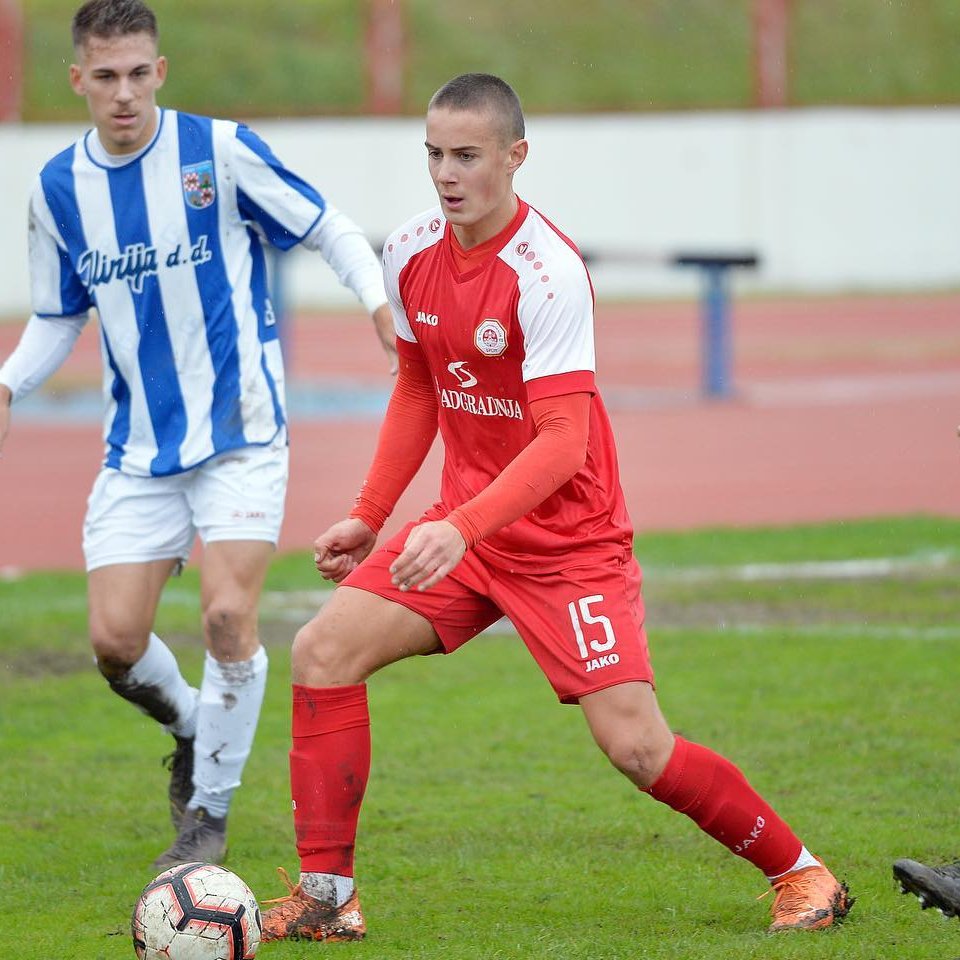 🇭🇷 Marino Kukoč (17) completed his transfer to NK Rijeka but won’t be featuring for any of their ranks yet.

He moves on loan to Hrvatska Dragovoljac until the end of the season. Big step up from 3.HNL to 1.HNL at just 17.

Reminder that Rijeka sent 8 players, all U21, on loan… https://t.co/dbE9yk5URD 