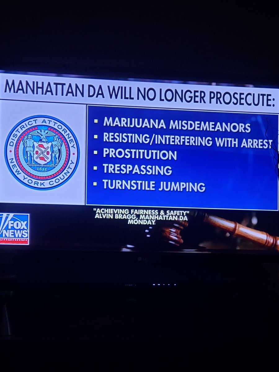 ScotMcDermott's tweet photo. Welcome to NY, where u can smoke some weed, jump the turnstiles,  hire a hooker, and resist arrest!! https://t.co/zcLiuqzTMy