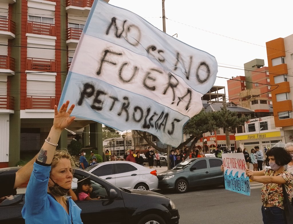 period_elroble's tweet image. #CostaAtlántica
Ayer hubo manifestaciones en varios puntos del país contra la resolución 436/2022 firmada por @alferdez @juancabandie @JuanManzurOK

Asamblea #porunMarLibredePetroleras 
#Atlanticazo
#MARSINPETROLEO  
#NoALasPetroleras 
#NOesNO
#chubutresiste
