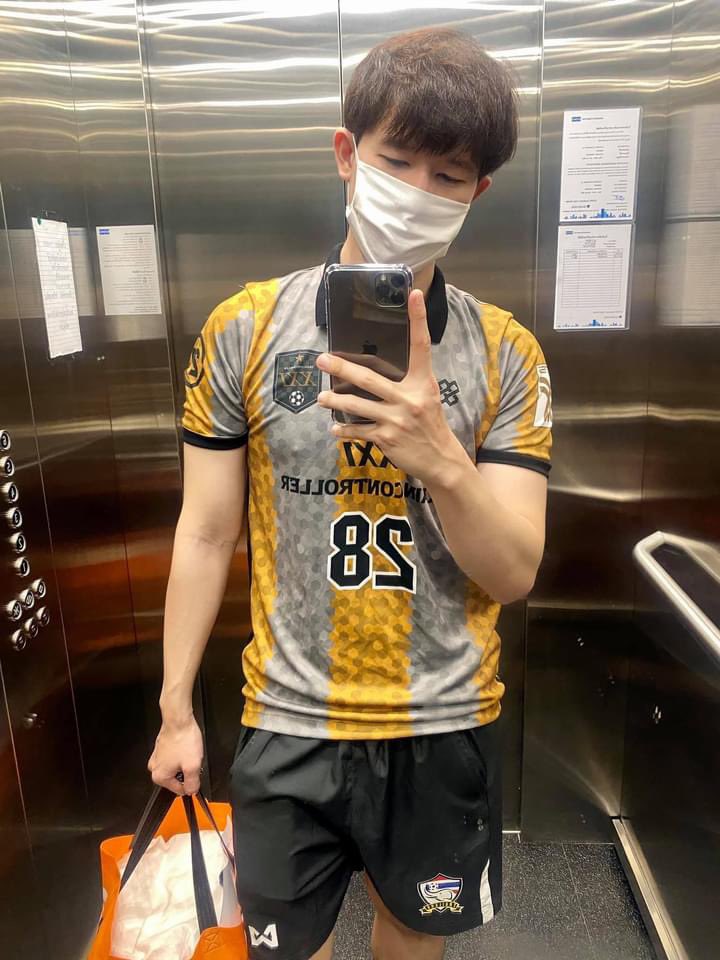 มาส่งของอยู่ห้องมั้ยครับ