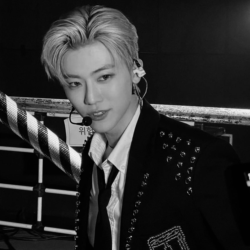 ขอโทษที่หล่อนะ มันเลยดูเก๊กตลอดเวลา