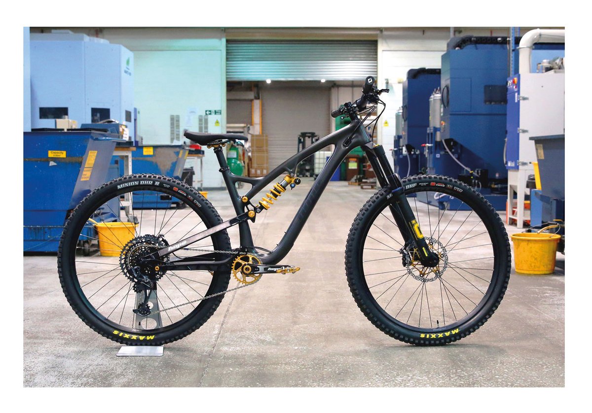 Hopetech's tweet photo. 🆕  bike, 🆕  team rider. 
Welcome to the fold @reece_langhorn

Reece dropped by the factory to collect his new HB.130.
He'll be joining long standing riders @101iana &amp; @danwoodyhole on the Hope Factory Enduro Team...more on that soon.

#Hopefactoryracing #bikecheck #ukmade https://t.co/EZ9F3uhVYc
