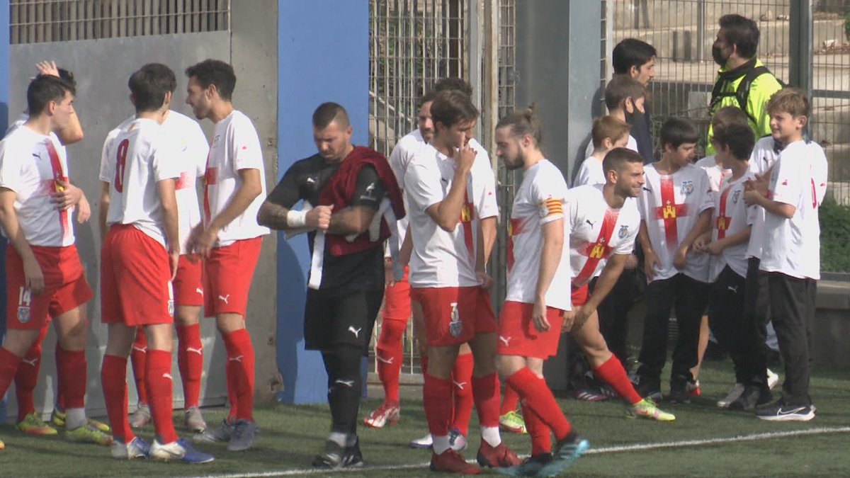 blauesports's tweet photo. 🎥⚽️ Represa de luxe a #2cat2: la @uesitges defensa el liderat i per @CEOlivella i @CFCubelles... derbi! #futbolcat

https://t.co/ZJxAsVhPzE https://t.co/uObLeTFQKs