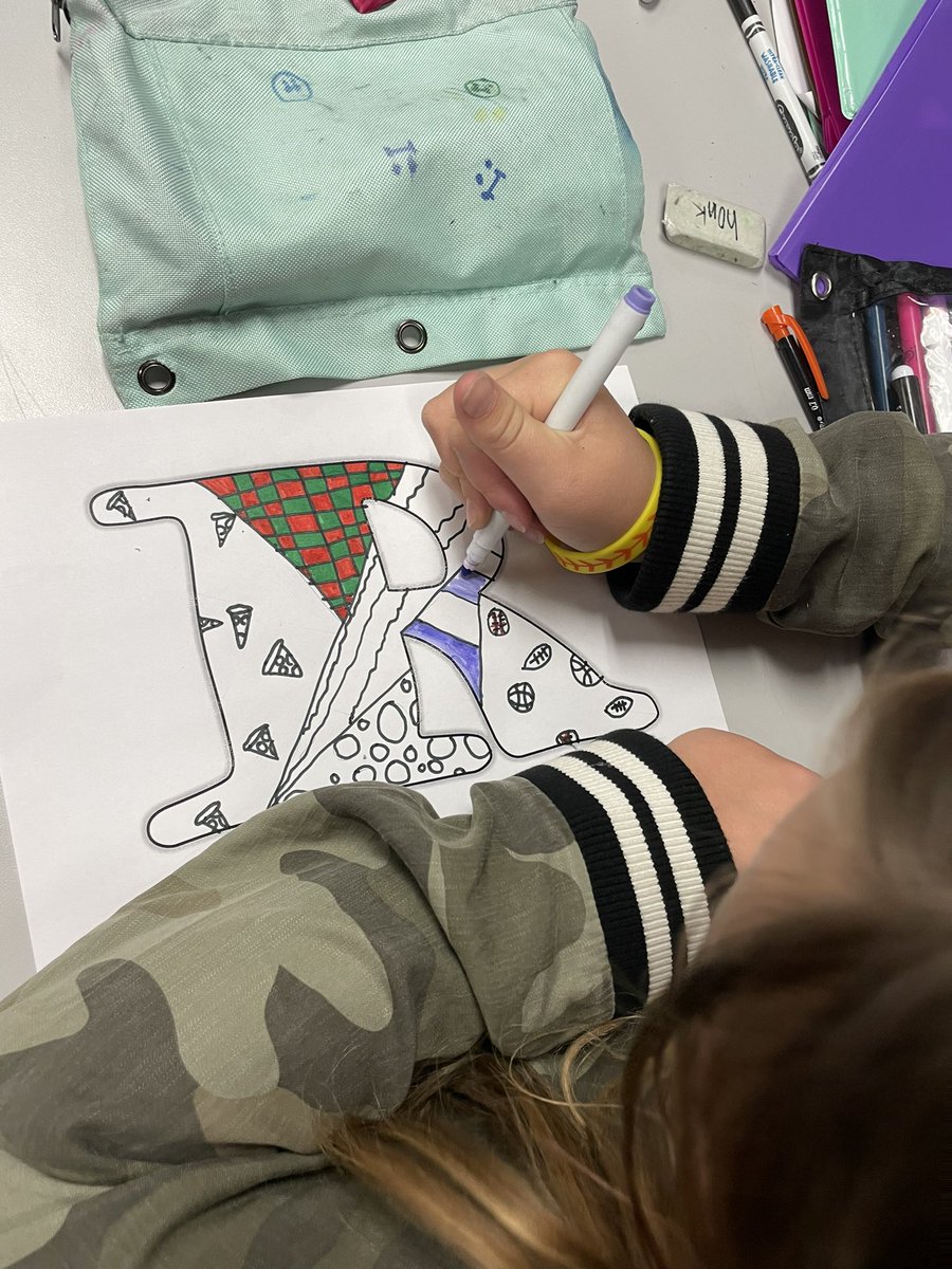 shaydenaisd's tweet photo. Creating our own @romerobrittoart art using the letter of our first name. @CoreyFADL @MrsUribeArt #colorwheel #easingintoourday #2022 https://t.co/TOZeoBcQkC