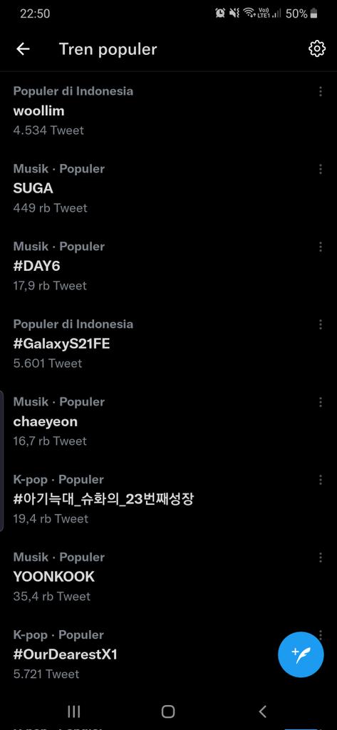 Lonely8___'s tweet photo. Tumben bgt bund nongkrong di tranding wkwk mantap dan woollim promosinya🤣🤣🤣 https://t.co/m94qU090kB