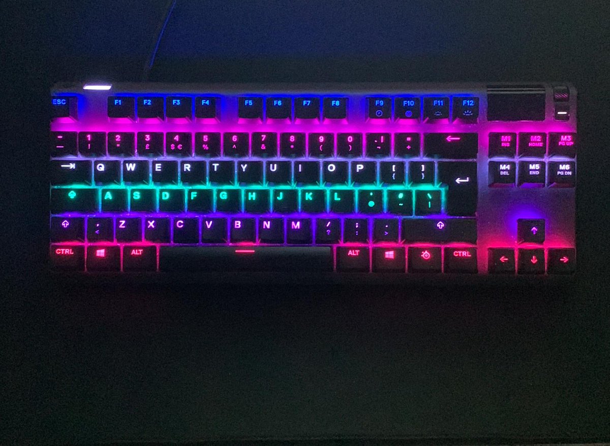 mmtziwnl's tweet photo. APEX PRO TKL NEW YEAR GIVEWAY ‼️
How to enter:
-Like and Retweet this tweet ♻️
-Follow 
@MiniMartozFN 
 (MUST turn notis on)
-Tag a few friends (the more the better)
choosing winner at 3k followers 🌟 https://t.co/q3C8hqPxUY