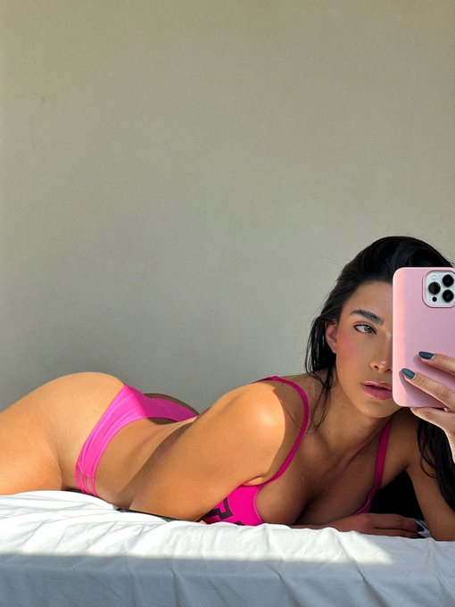 Watch Gabrielle Maya's leaked NSFW photo on TwXstars