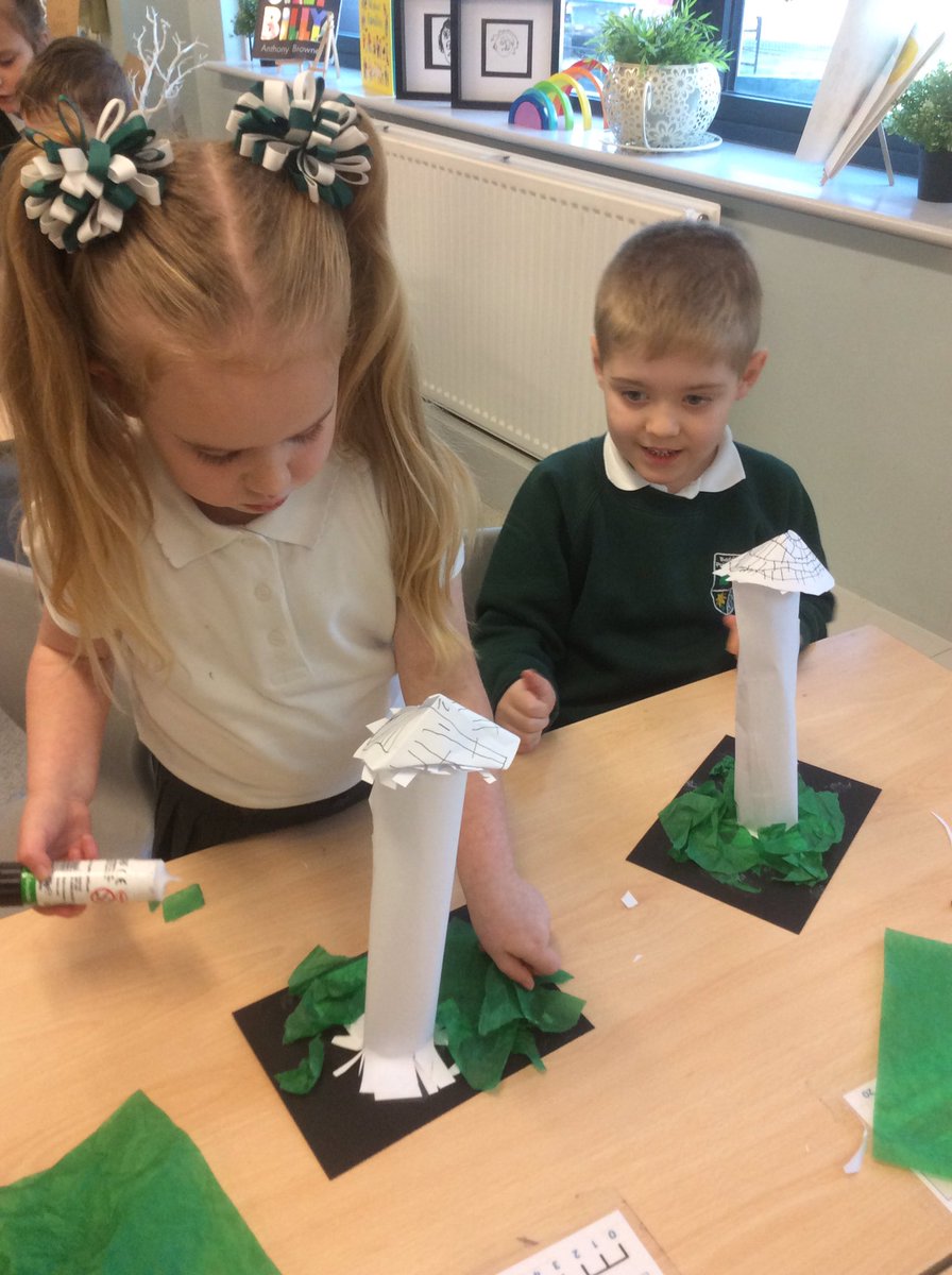 DT - Freestanding structures @DTBedfordDrive1 
We have worked hard today to make paper stiff and sturdy to create freestanding structures. What do you think of our Rapunzel towers? #primaryDT #KS1DT