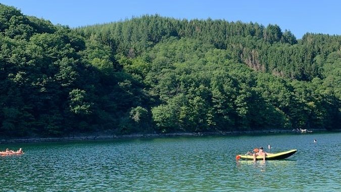 moodyonmoon's tweet photo. Lake days https://t.co/xLIRJsljZ0