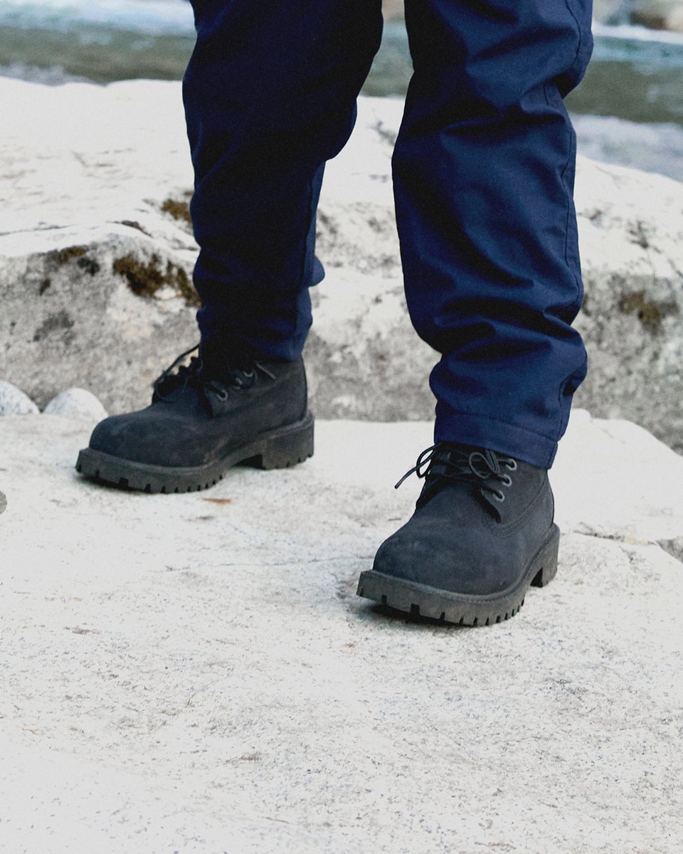 We know you’d never let a little wet weather stop you, but now we’ve got the boots to get you there. Waterproofed #BetterLeather and ReBOTL lining made with 50% recycled plastic give these classic Timbs a modern edge. #Timberland 

Shop here 🛍: spr.ly/6010JAeFY