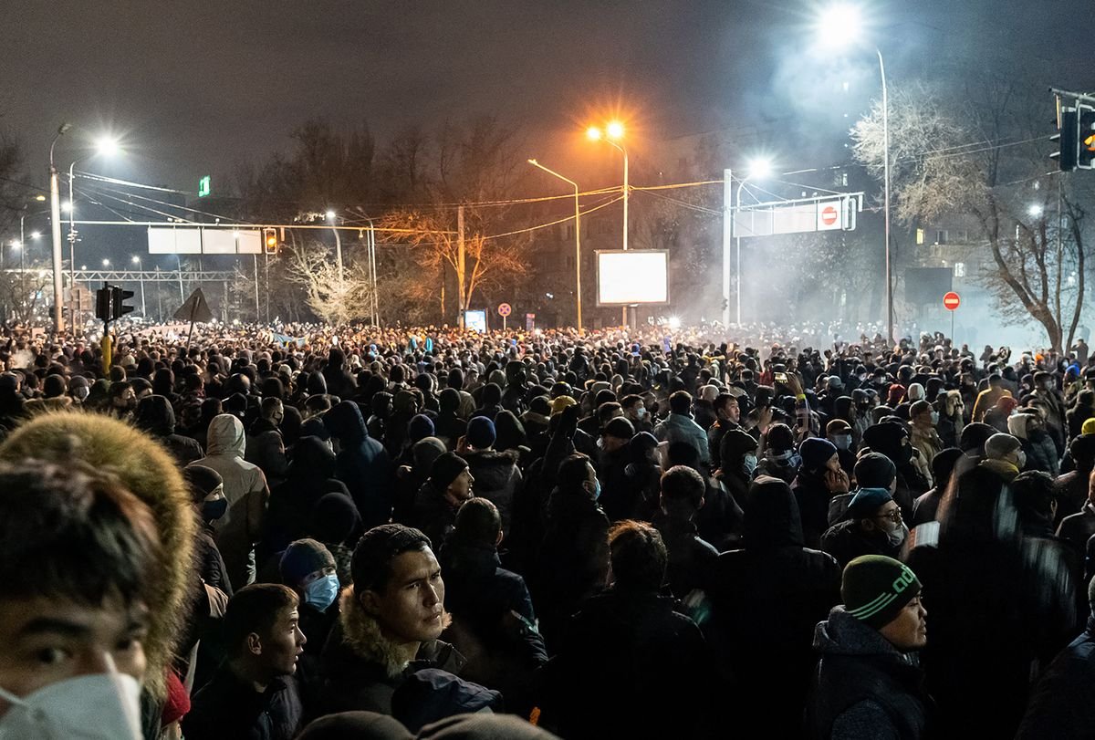 RT @JackPosobiec: BREAKING: Kazakhstan government resigns as protesters storm capital
https://t.co/fnWf89H4C4 https://t.co/yMf05S3xCJ