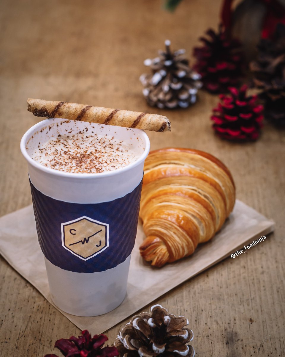 The_FoodNinja's tweet photo. Winter is here and @CommonwealthJoe's seasonal drinks are just what you need - Hazelnutcracker Cocoa, Cinnamon Roll Latte, Peppermint White Mocha, &amp; Eggnog Latte. Which one are you trying first? #CoffeeTime https://t.co/7O2a1rdS78