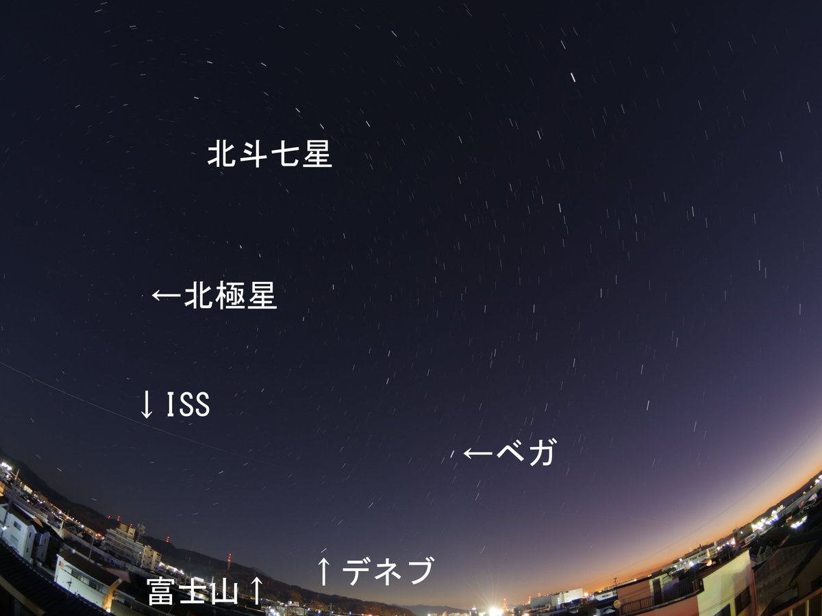 が、 上空を通過しました！2022年1月5日05時47分頃、 にて撮影 北北西で地球の影から出現した は、北極星の下方を通過、北北東で最高高度21度となり、 の上方、 の下方を通過し、夜明け真