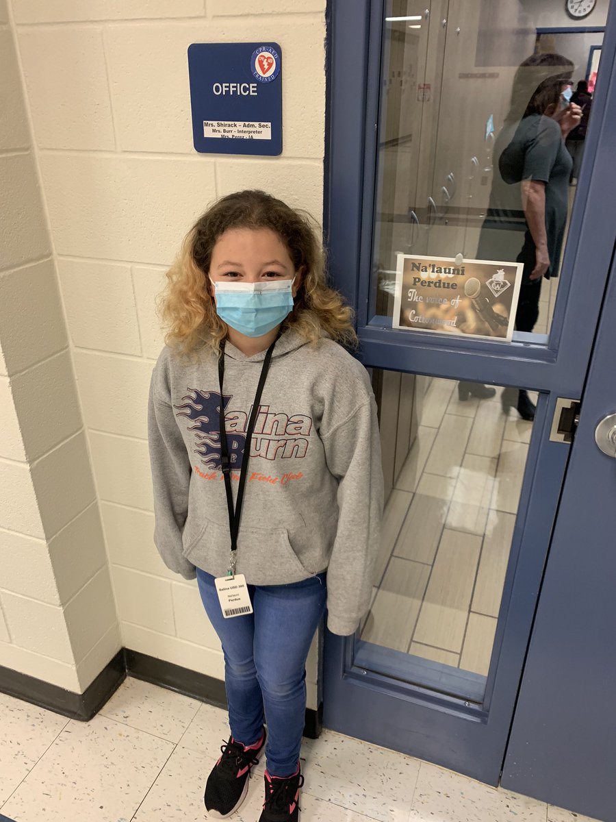 WeAreCottonwood's tweet photo. 5th grader Na’launi getting us off to a great start this morning as “The Voice of Cottonwood”. #CWCommunity #Why305 https://t.co/wUczIpEOyz