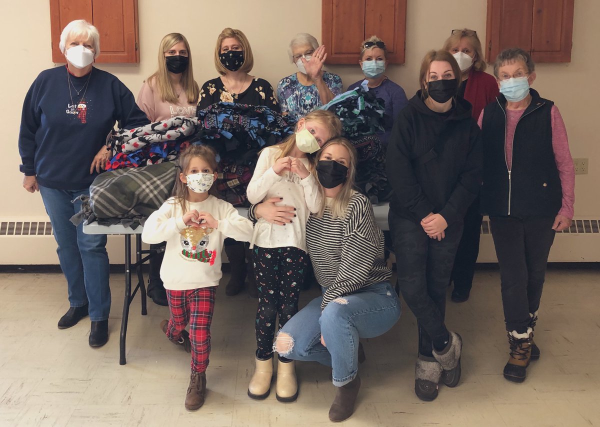 Cuddles_4Cancer's tweet photo. We love our volunteers ❤️ Cuddles traditionally takes every January off, as our dedicated volunteers need a break! Enjoy this time off, you’ve earned it! #9000Blankets #50Countries #EveryoneDeservesACuddle https://t.co/DBHZsxlHAg