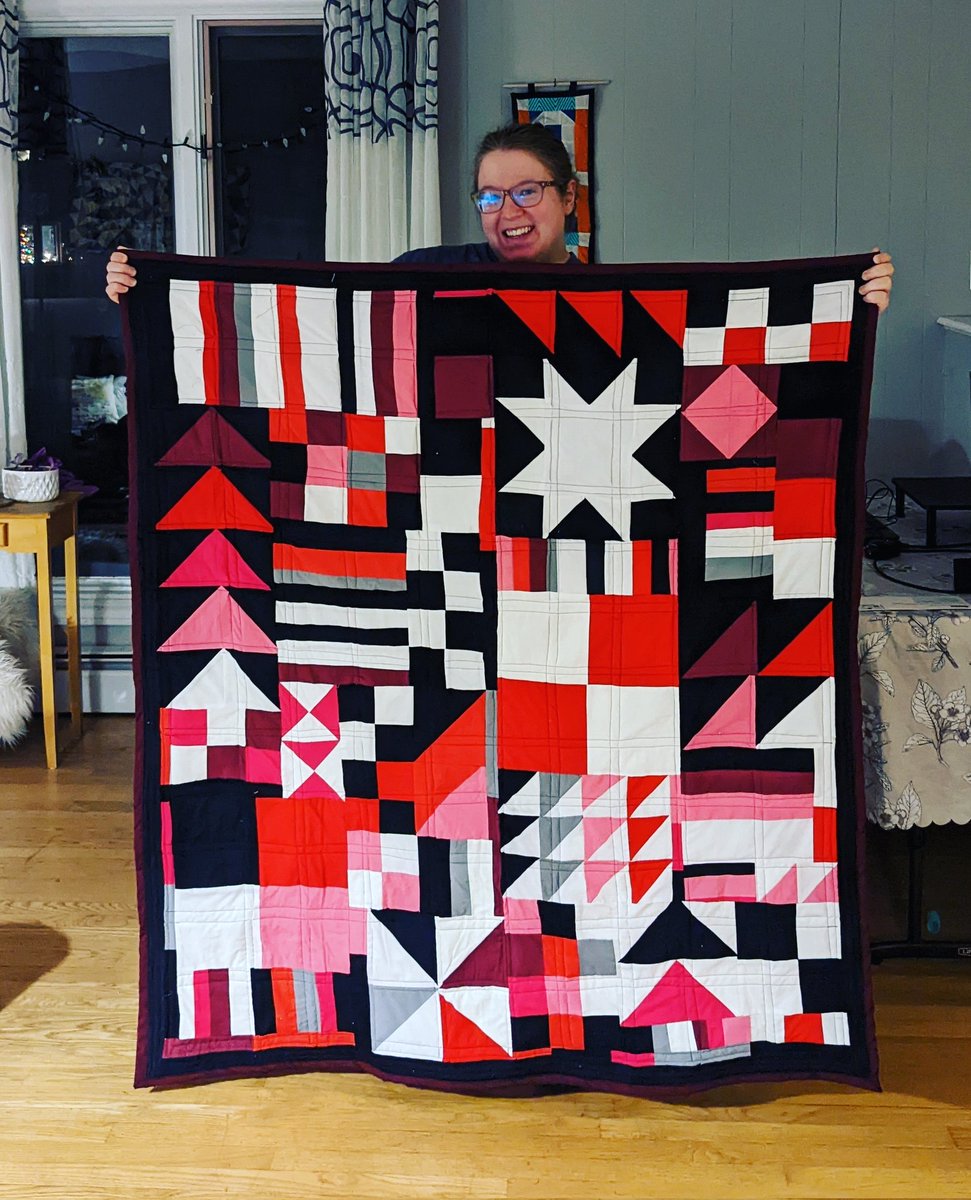 hey y'all. let's all take a mini mind break. here's a quilt i just finished. let the colours and patterns hypnotize you