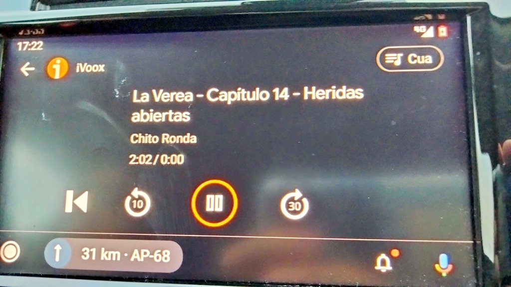 Krlos_MG's tweet photo. Y ahora a escuchar s @chitoronda en #LaVerea 
Además con muchas ganas de oir lo que cuenta Mario Yllera, al que conocí en el @Elprivilegio100 y con el que hice buenas migas al defender "causa" conjunta, la lucha contra la Ela.
Y como no, a escuchar a @manuhurtado_ #OnFire 😉 https://t.co/raj1UODm1S