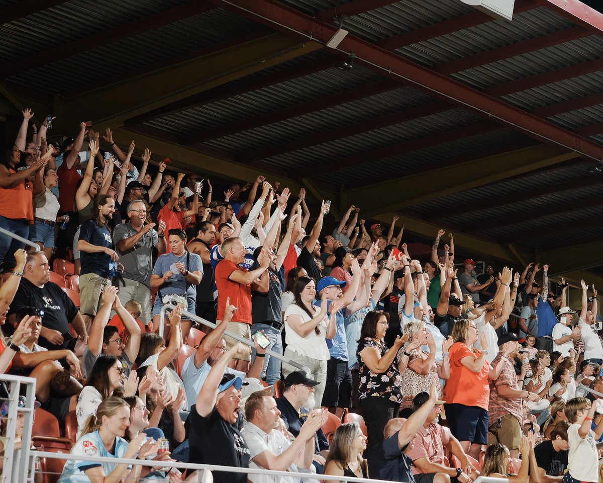 𝑾𝒂𝒓𝒓𝒊𝒐𝒓𝒔 𝑰𝒄𝒐𝒏𝒊𝒄 𝑴𝒐𝒎𝒆𝒏𝒕

From come from behind victories, franchise records, the first sellout at Zions Bank Stadium, a MLR Playoff berth and the MLR Player and Coach of the Year, the 2021 season was one to remember. 

#ForTheNation