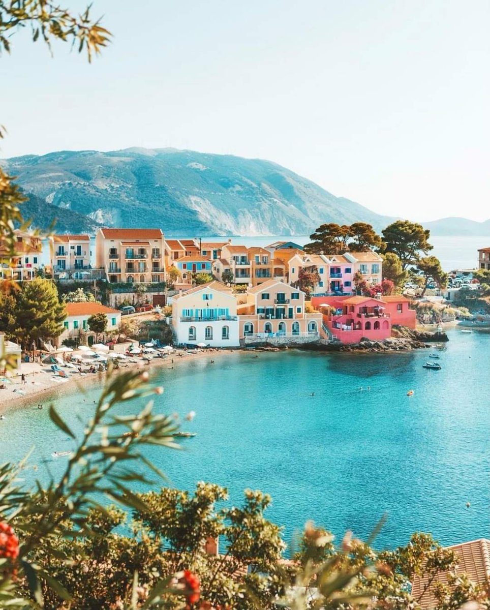 Assos, Kefalonia, Greece 🇬🇷

stadvoru.co.uk